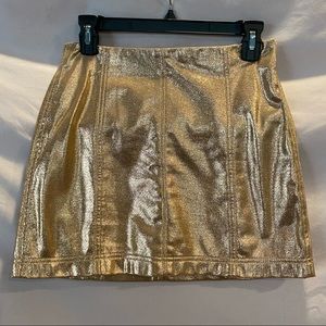 Sparkly champagne gold skirt 🥂✨